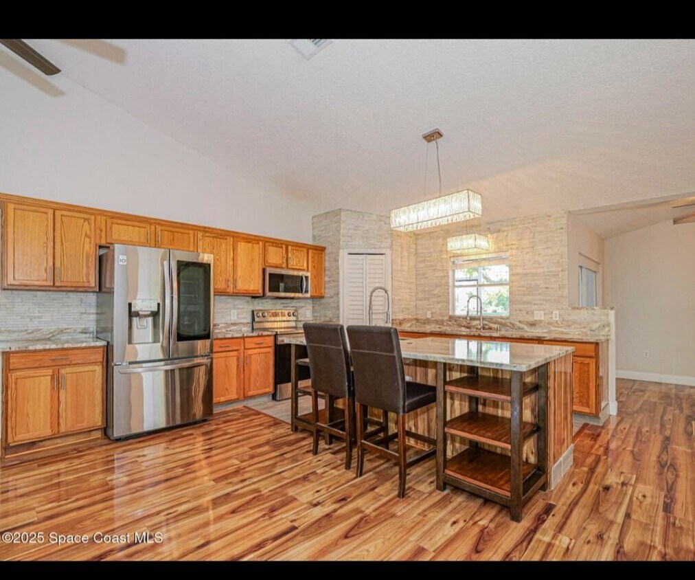 Foto del edificio - 5938 Ridge Lake Cir