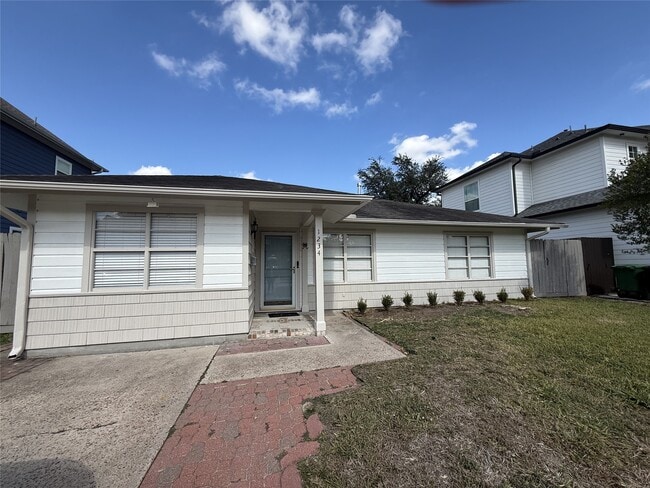 Building Photo - 1234 Gardenia Dr