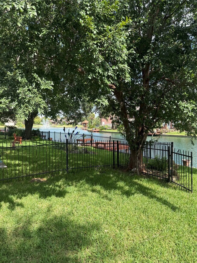 Building Photo - 11902 Miramar Shores Dr