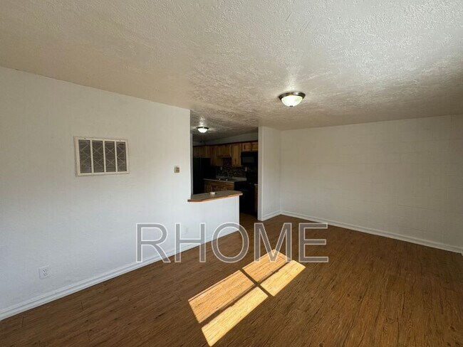 Photo - 2725 S Edison St Apartment