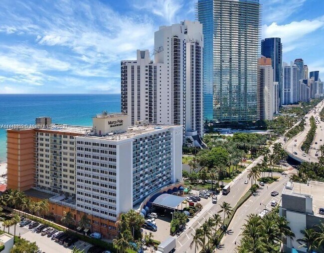 Foto del edificio - 19201 Collins Ave