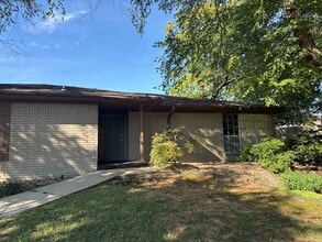 Building Photo - 3801-3803 Wicklow Dr