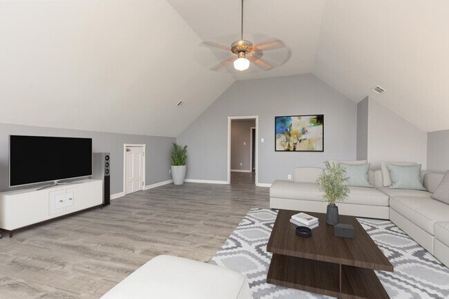 Foto del edificio - 512 McElroy Rd