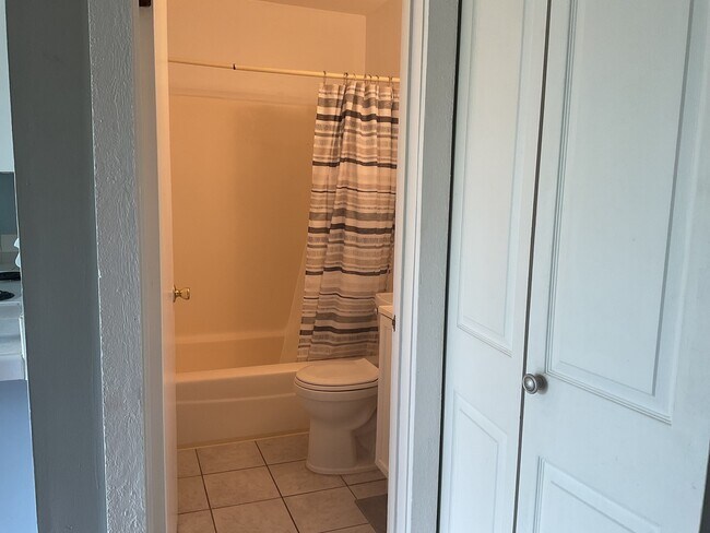Building Photo - 47 Nassau Colony