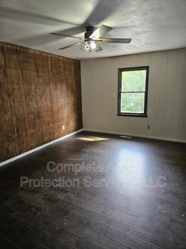 Building Photo - 8911 Park Valley Ct