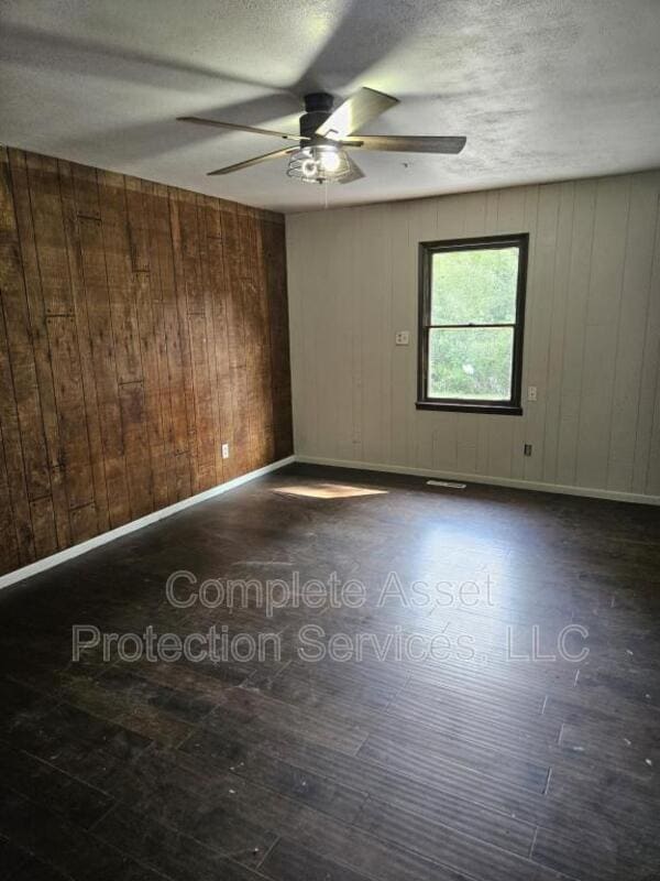 Foto del edificio - 8911 Park Valley Ct