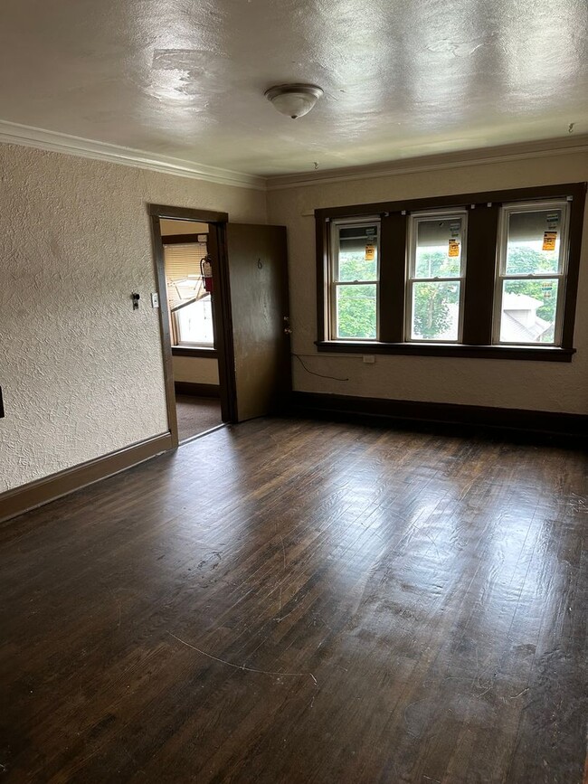 Building Photo - 2-Bedroom Apartment for Rent – $845 – Incl...