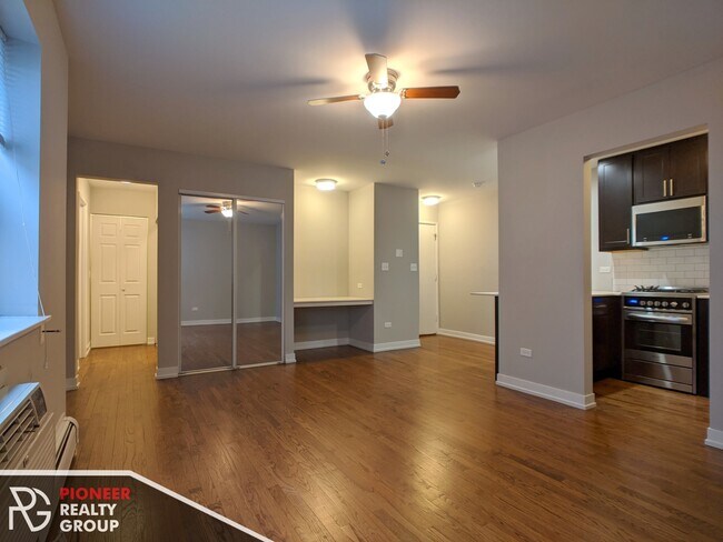 Foto del edificio - 524 W Oakdale Ave