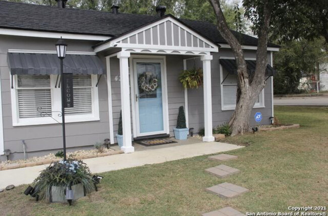 Building Photo - 439 Cravens Ave