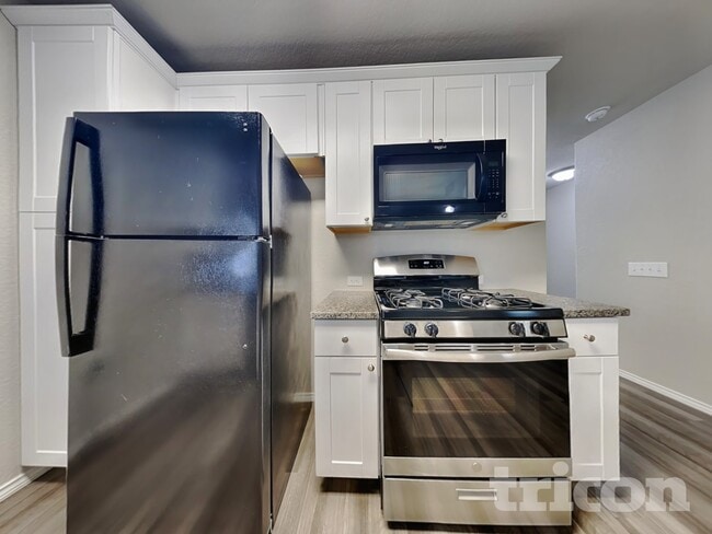 Foto del edificio - 13231 Ashworth Blvd