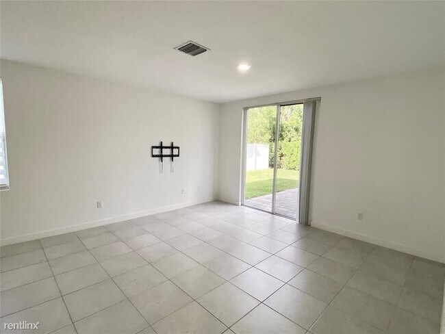 Building Photo - 5 br, 3 bath House - 2420 Timber Forest Dr