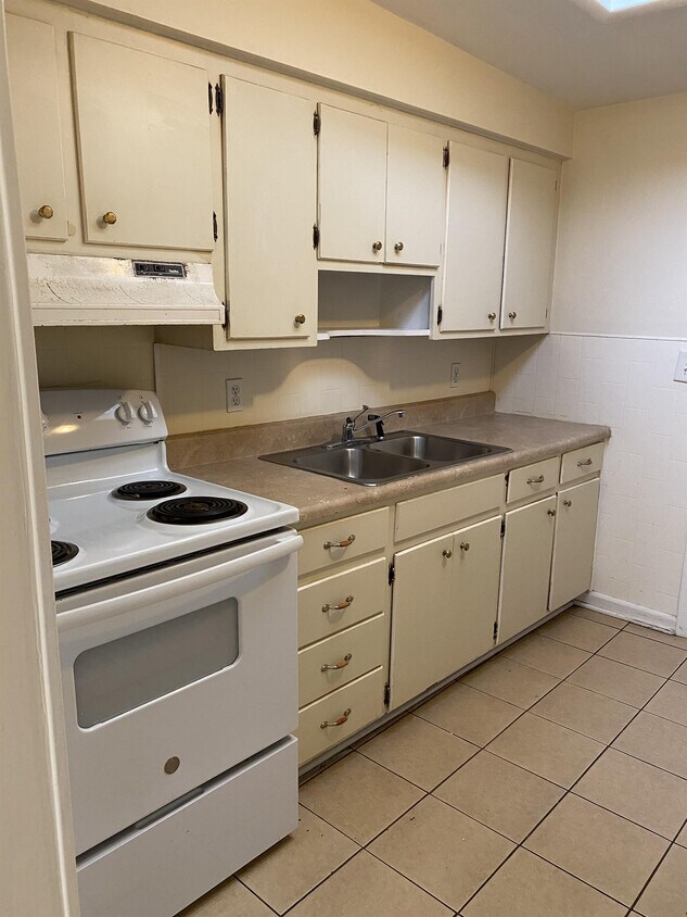 Foto principal - 8459 Herlong Rd