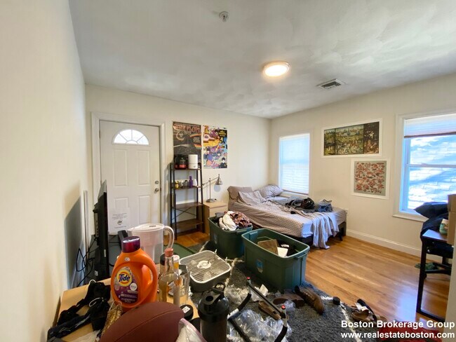 Foto del edificio - 128 Hillside St
