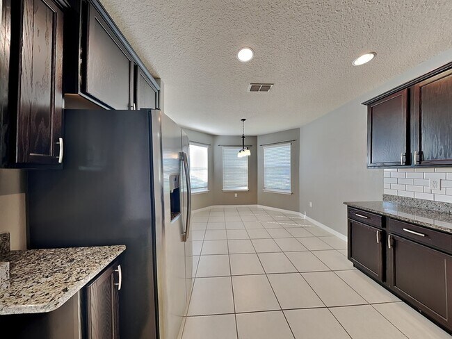Building Photo - 4925 Grassy Knoll Dr
