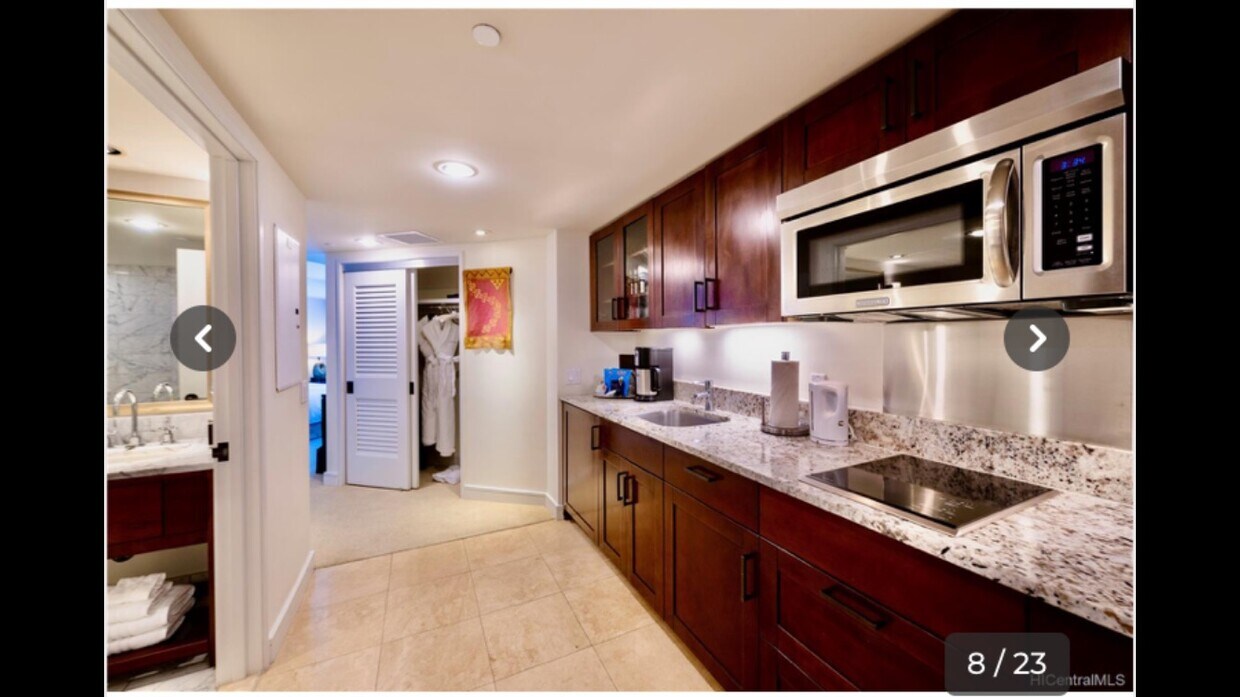 Entry/full kitchen - 223 Saratoga Rd