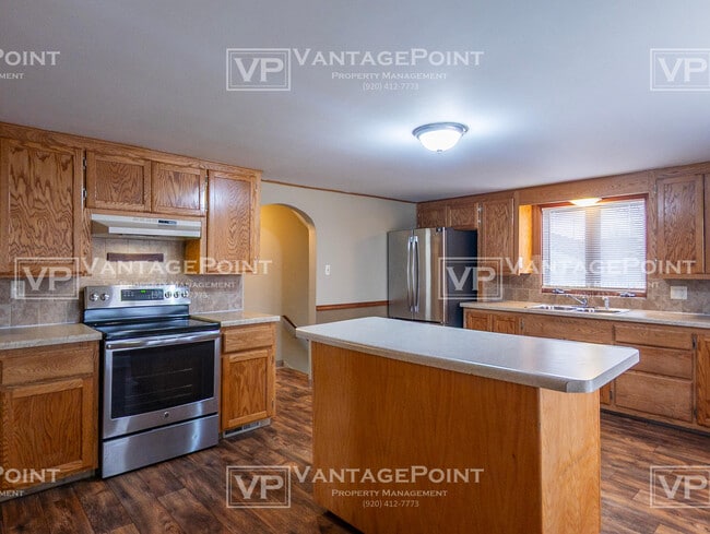 Building Photo - 3058 Bay Settlement Rd