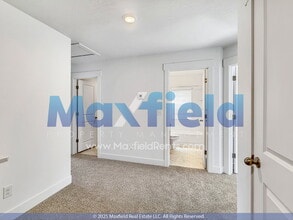 Building Photo - 1372 N Mdw Ln