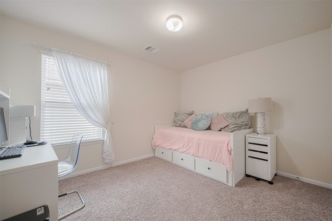 Building Photo - 5218 Windy Plantation Dr