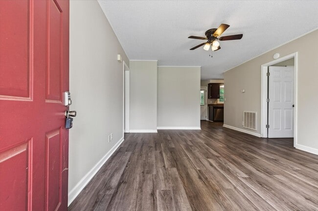Foto del edificio - Pet Friendly Three Bedroom!