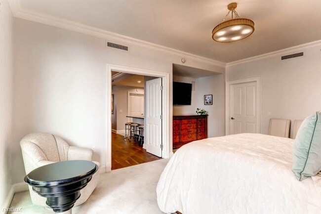 Building Photo - 3 br, 3 bath Condo - 2337 Chapel Dr # 9