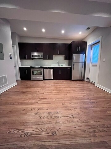 Foto principal - 1454 W Roscoe St