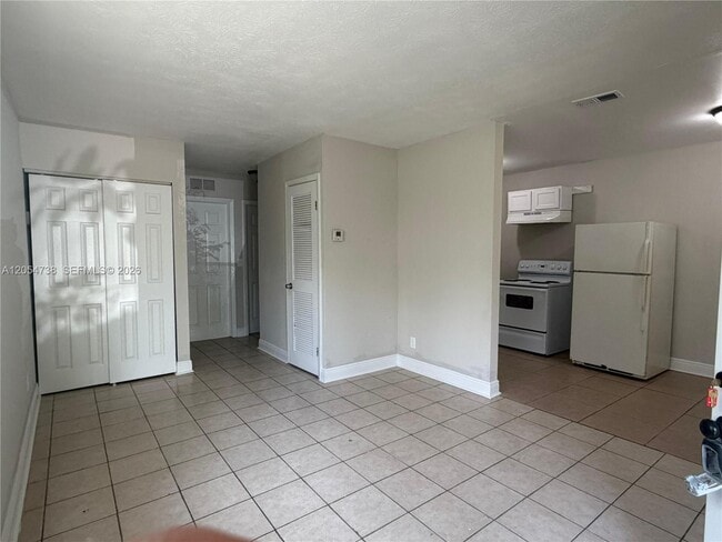 Building Photo - 7231 Bailey Ct