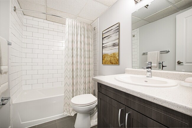 Photo du bâtiment - 2670 MEADOWBROOK LANE