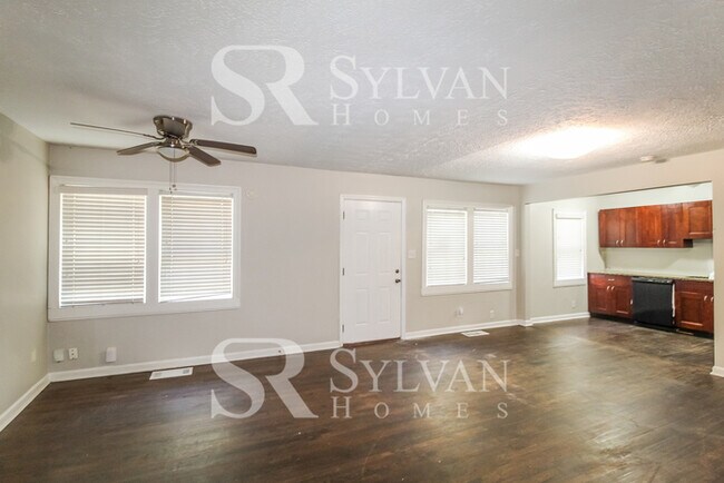 Foto del edificio - The living is easy in this 3 bedroom, 2 ba...