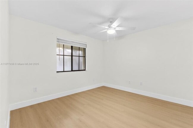 Building Photo - 3 bedroom in Hoolywood FL 33021