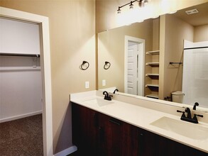 Building Photo - 9736 Grosbeak Ln