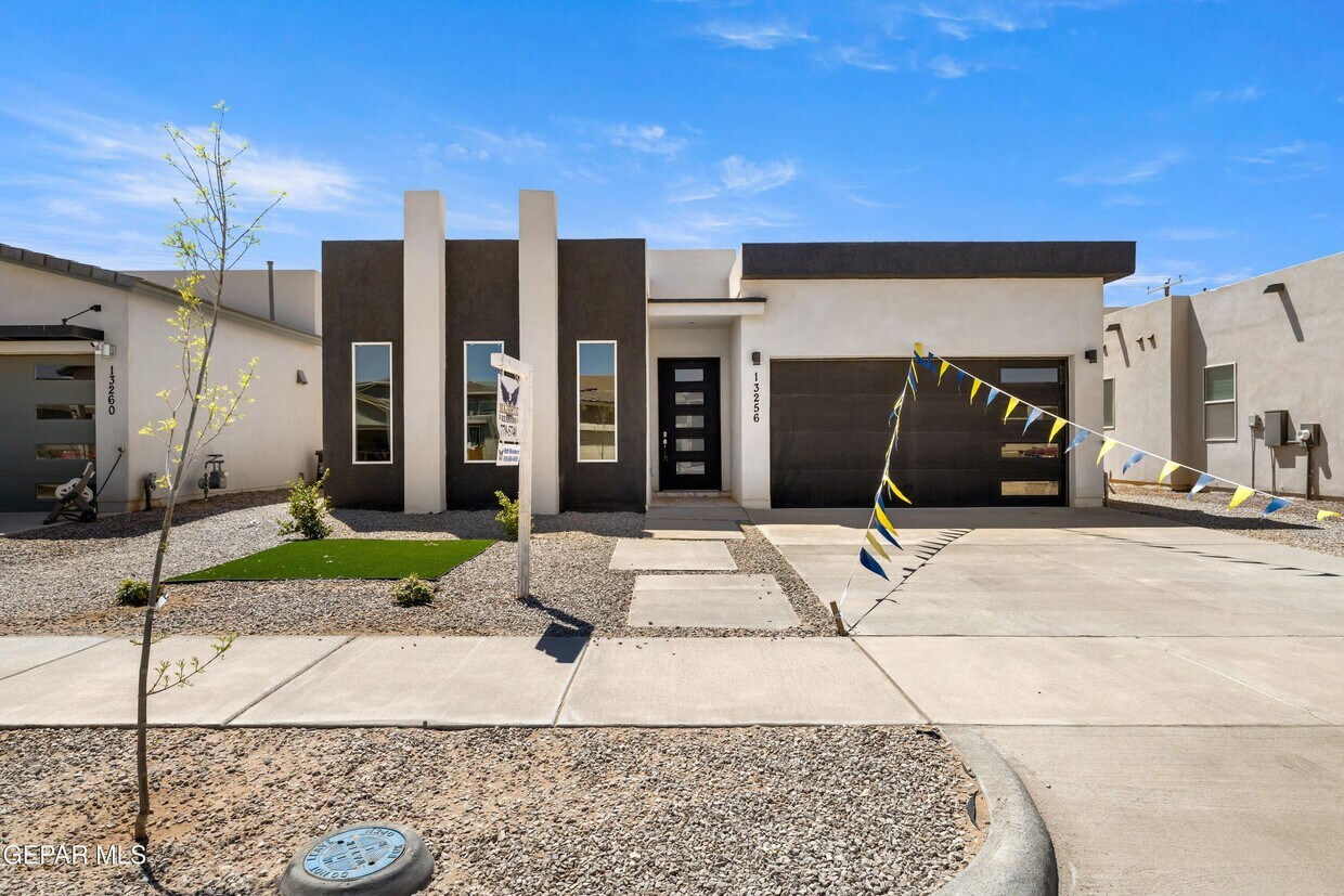 Primary Photo - 13264 Coldham St