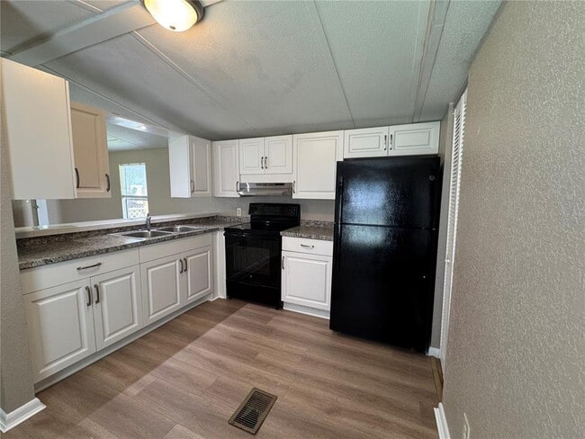 Building Photo - 9604 NW 30th Ave