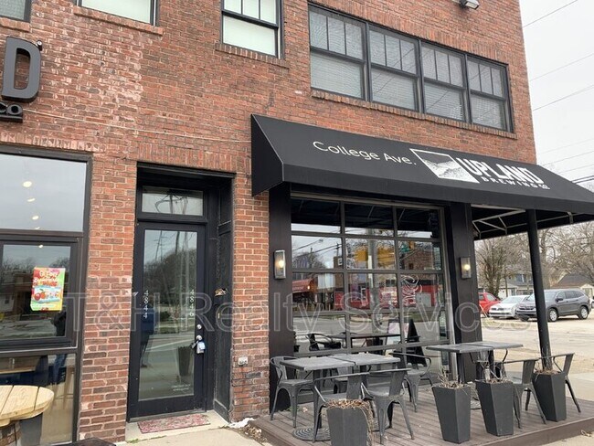 Foto del edificio - 4842 N College Ave