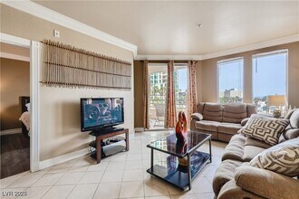 Building Photo - 270 E Flamingo Rd