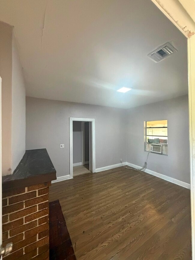 Building Photo - 420 Lilac Ct