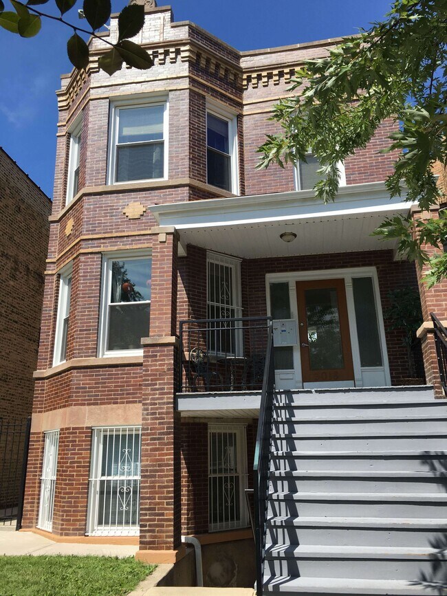 Building Photo - 3018 N Haussen Ct