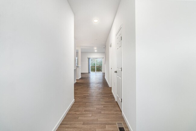 Foto del edificio - 7870 Briarwood Dr