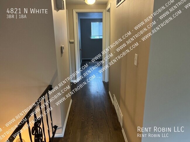 Foto del edificio - 4821 N White-