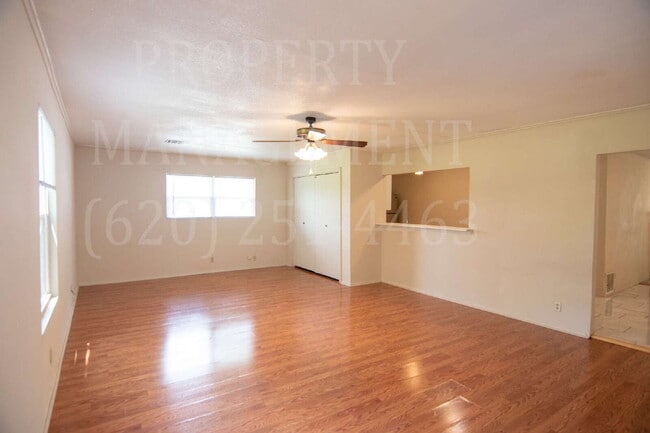 Building Photo - 3-bedroom, 2-bath