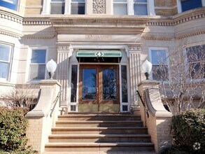 Building Photo - 4 Kingshighway Blvd