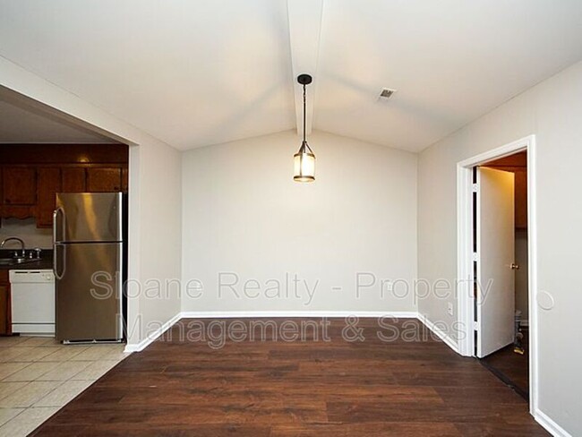 Building Photo - 7616 Valleyview Cir
