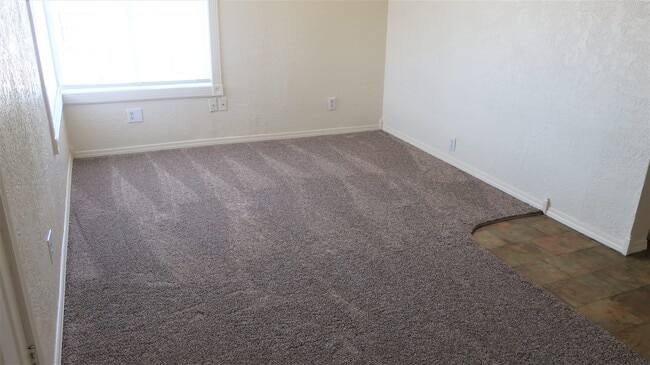 Building Photo - 525 S Mission St