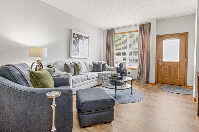 Foto del edificio - 1994 Bluestem Ln