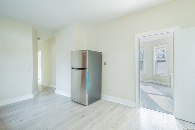 Foto del edificio - 324 Tecumseh Ave