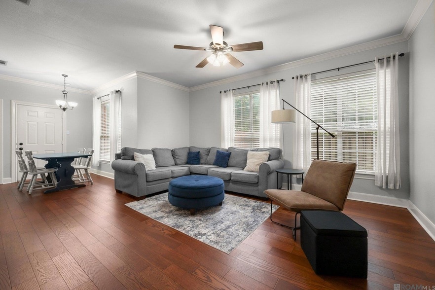 Foto principal - 710 E Boyd Dr