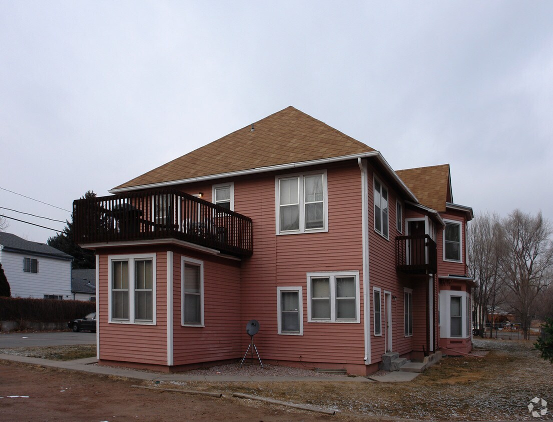 Building Photo - 643 E Monument St