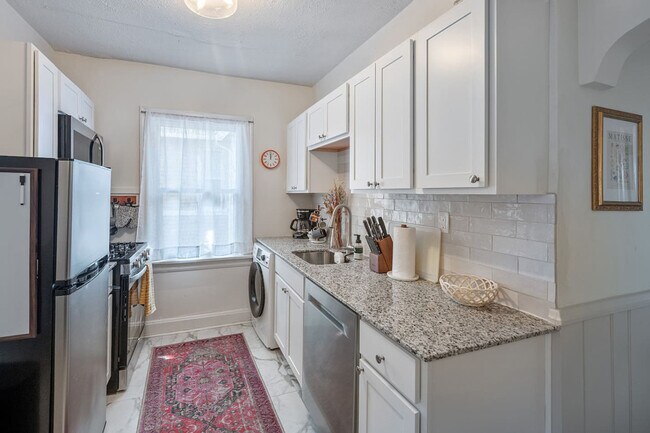 Foto del edificio - 6423 Kennedy Ave