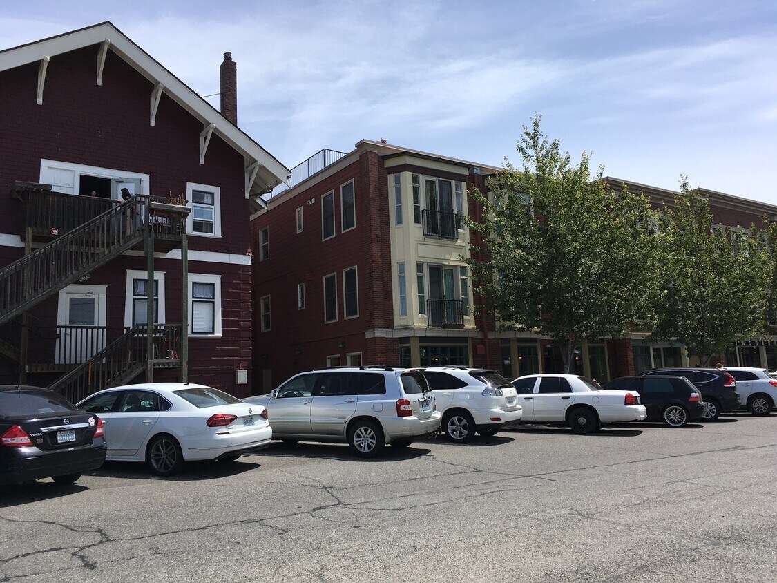 1120 Finnegan Way, Unit 5 Apartment for Rent in Bellingham, WA