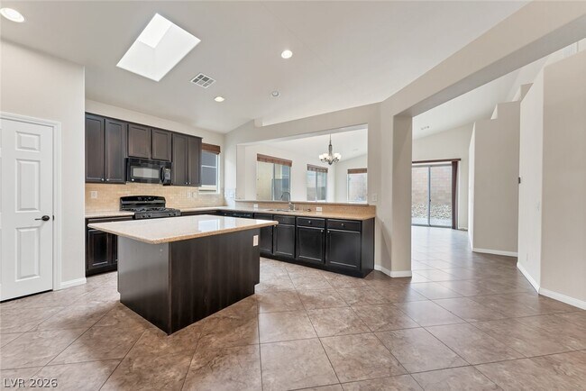 Building Photo - 1011 Via Nandina Pl