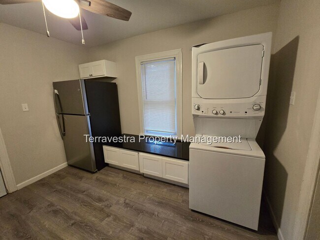 Foto del edificio - 321-323 South 5th Street